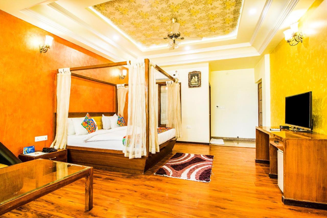 Hotel Golden Sands Jaipur Exteriör bild