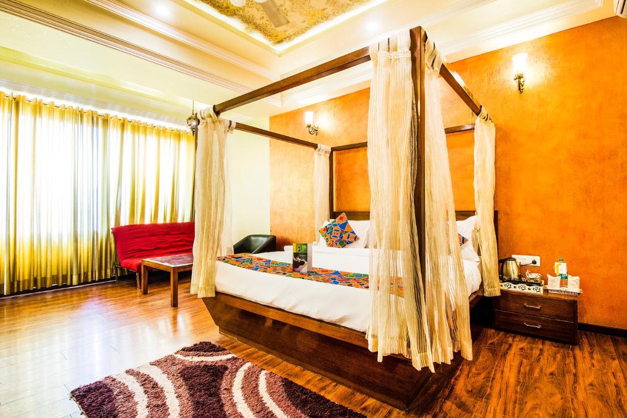 Hotel Golden Sands Jaipur Exteriör bild