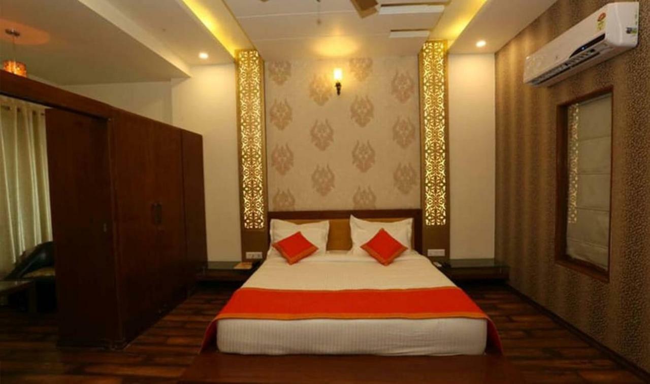 Hotel Golden Sands Jaipur Exteriör bild